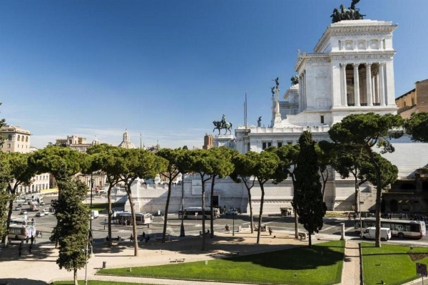 Rome Downtown Suite Bed and Breakfast Aracoeli image 11