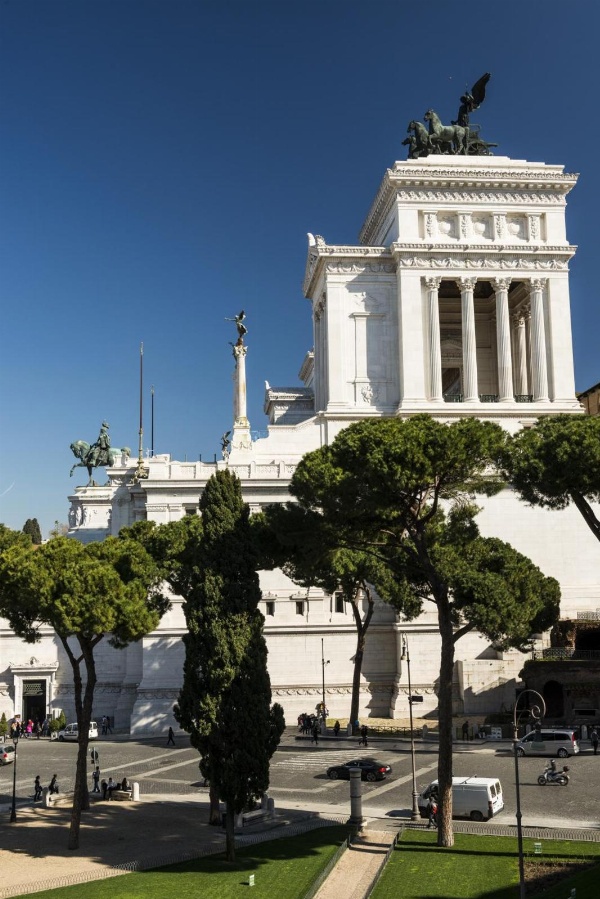 Rome Downtown Suite Bed and Breakfast Aracoeli image 5